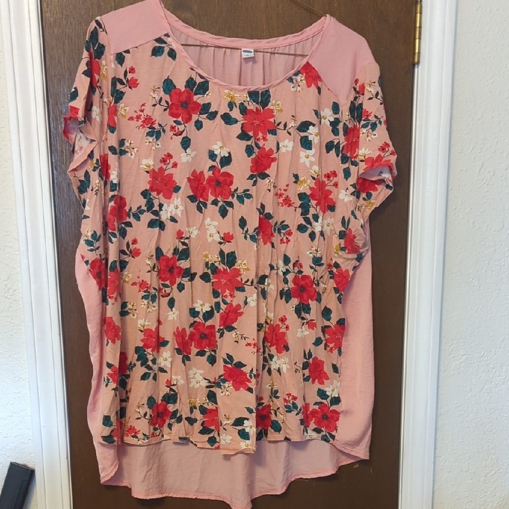 Old Navy Floral Blouse in Pink and Red